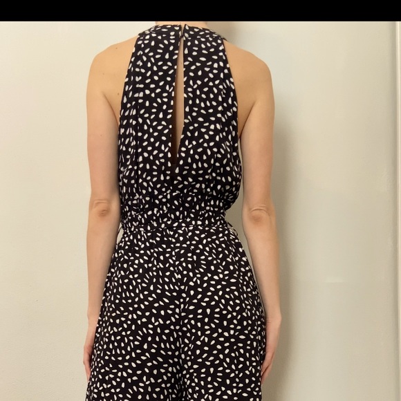 Jumpsuit w/ waist type and keyhole back - Picture 2 of 5
